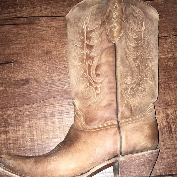 vintage tan boots. Size 8 in perfect condition. - Picture 2 of 3
